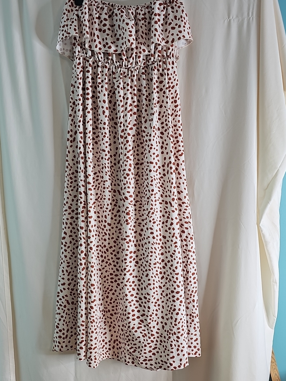 Off-Shoulder Or Strapless Cream Maxi Dress with Brown Spot Print - Picture 6 of 8